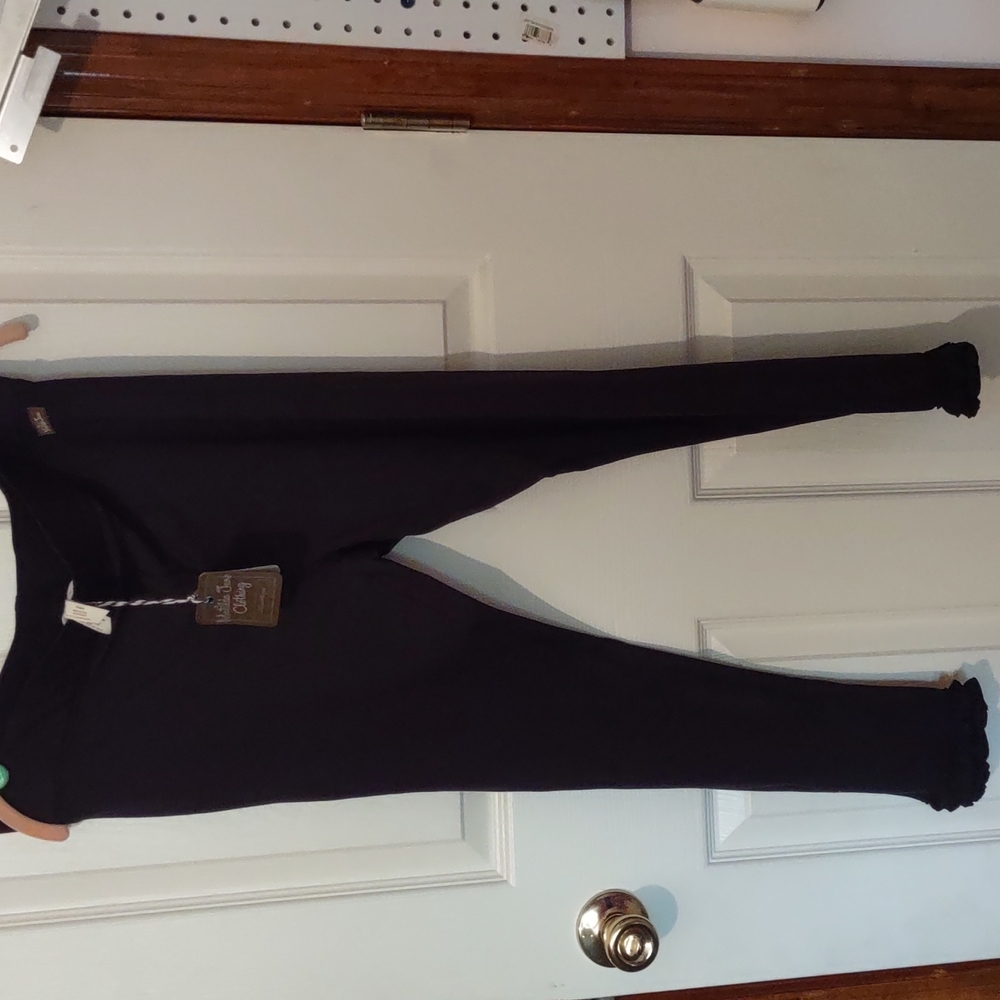 💜Matilda Jane black capri pants with ruffle at bottom NWT